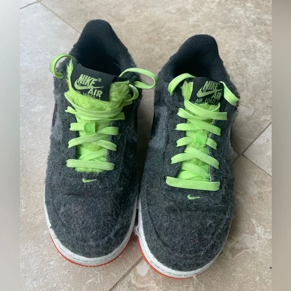 Nike Air Force 1 Low LV8 in Black Ghost Green (Halloween) - Picture 3 of 11